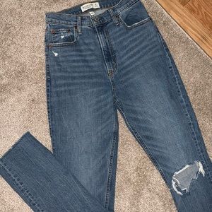 Like-new Abercrombie Jeans! 90s Slim Straight Ultra High Rise